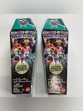 2 X Monster High Buried Secrets MYSTERY 11" Doll 1 Pair Of Shoes 4 Accessories